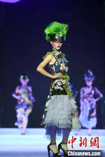 第二屆“華夏炫彩”桂臺(tái)民族文化設(shè)計(jì)與藝術(shù)教育交流系列活動(dòng)圓滿落幕